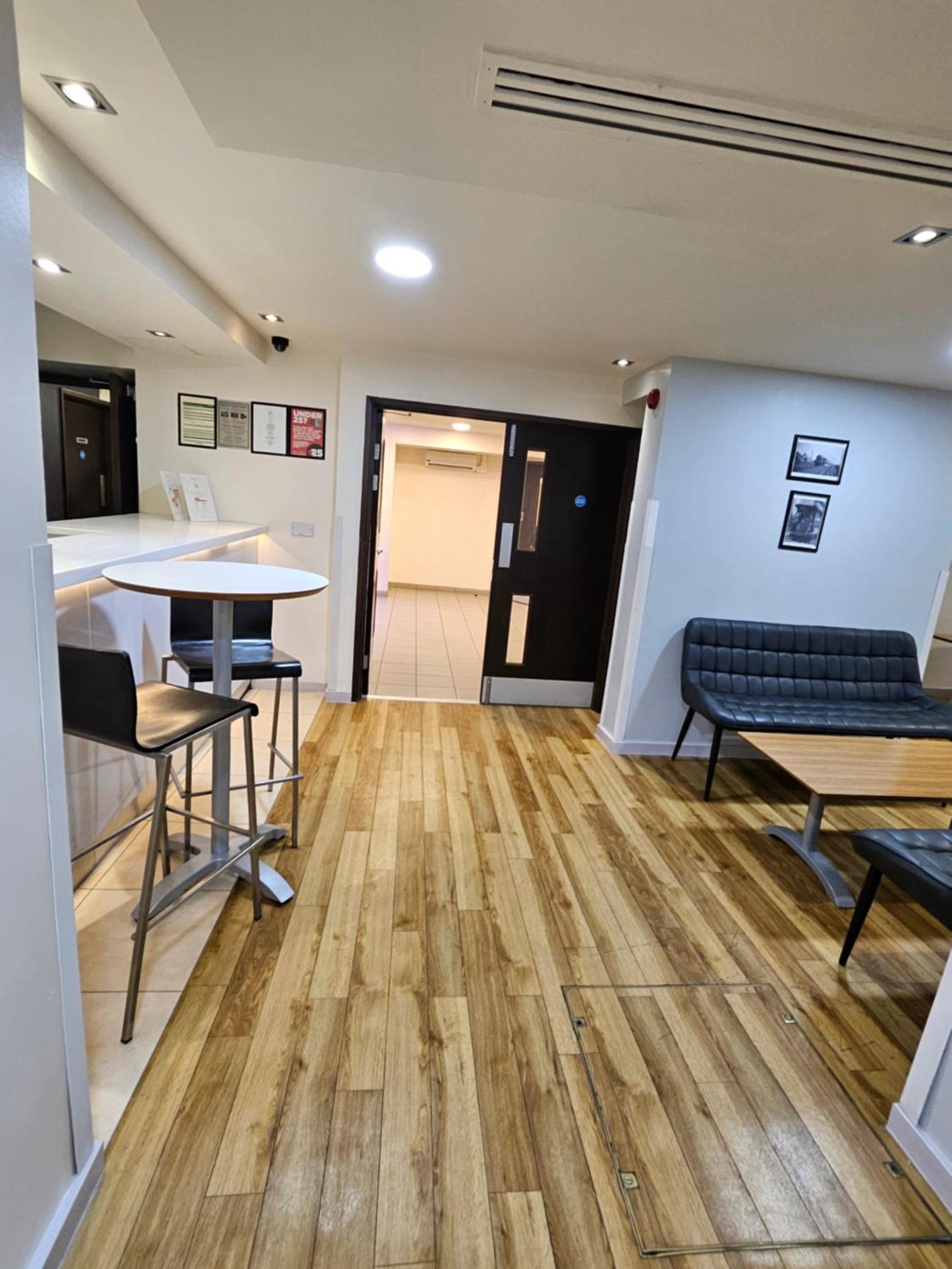 Go2 Hotels Burton Upon Trent Central Bagian luar foto